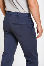 New York pantalón chino hombre en gabardina stretch regular fit ①