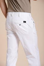 New York pantalón chino hombre de gabardina stretch regular fit ①