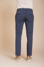 New York pantalón chino hombre en gabardina stretch regular fit ①
