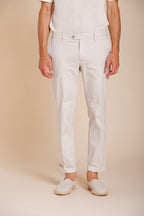 New York pantalón chino hombre en gabardina stretch regular fit ①