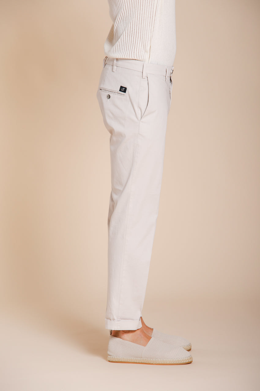 New York pantalón chino hombre en gabardina stretch regular fit ①