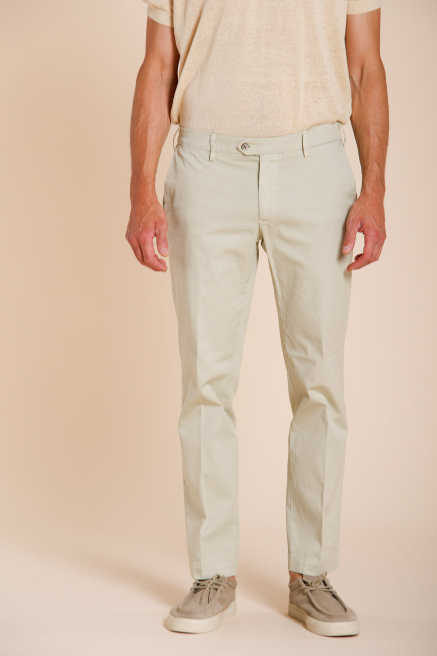 New York pantalón chino hombre en gabardina stretch regular fit ①