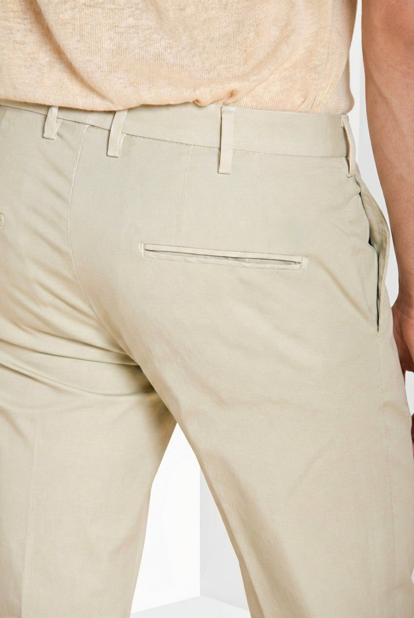 New York pantalón chino hombre en gabardina stretch regular fit ①