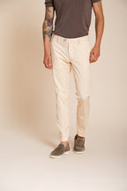 New York Hose Chino Herren aus Stretch Gabardine regular fit ①