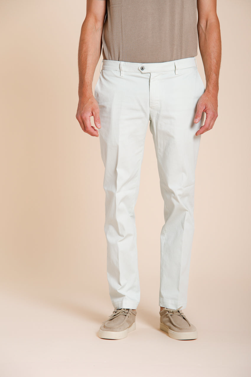 New York pantalón chino hombre en gabardina stretch regular fit ①