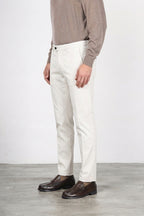 New York Chinohose für Herren aus Stretch-Gabardine mit regular fit ①