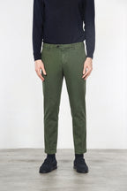 New York pantalón chino de hombre en gabardina de algodón y lana regular fit