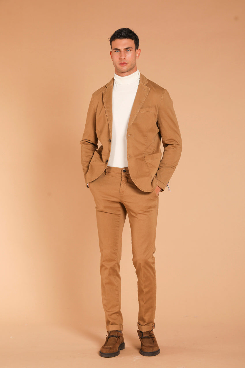 immagine 2 di pantalone chino uomo modello Milano Style in gabardina stretch, di colore biscotto, fit extra slim di Mason's