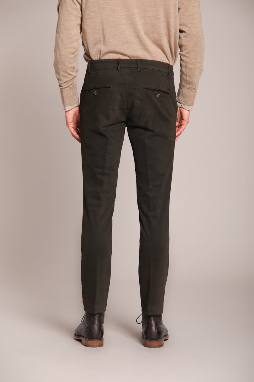 Milano pantalón chino hombre en gabardina stretch extra slim fit ①