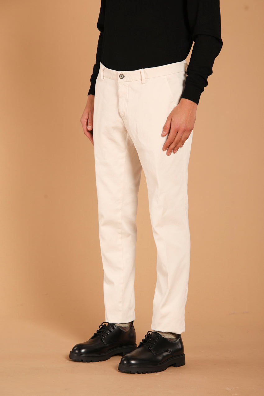 immagine 4 di pantalone chino uomo modello Milano Style di colore bianco, fit extra slim di mason's