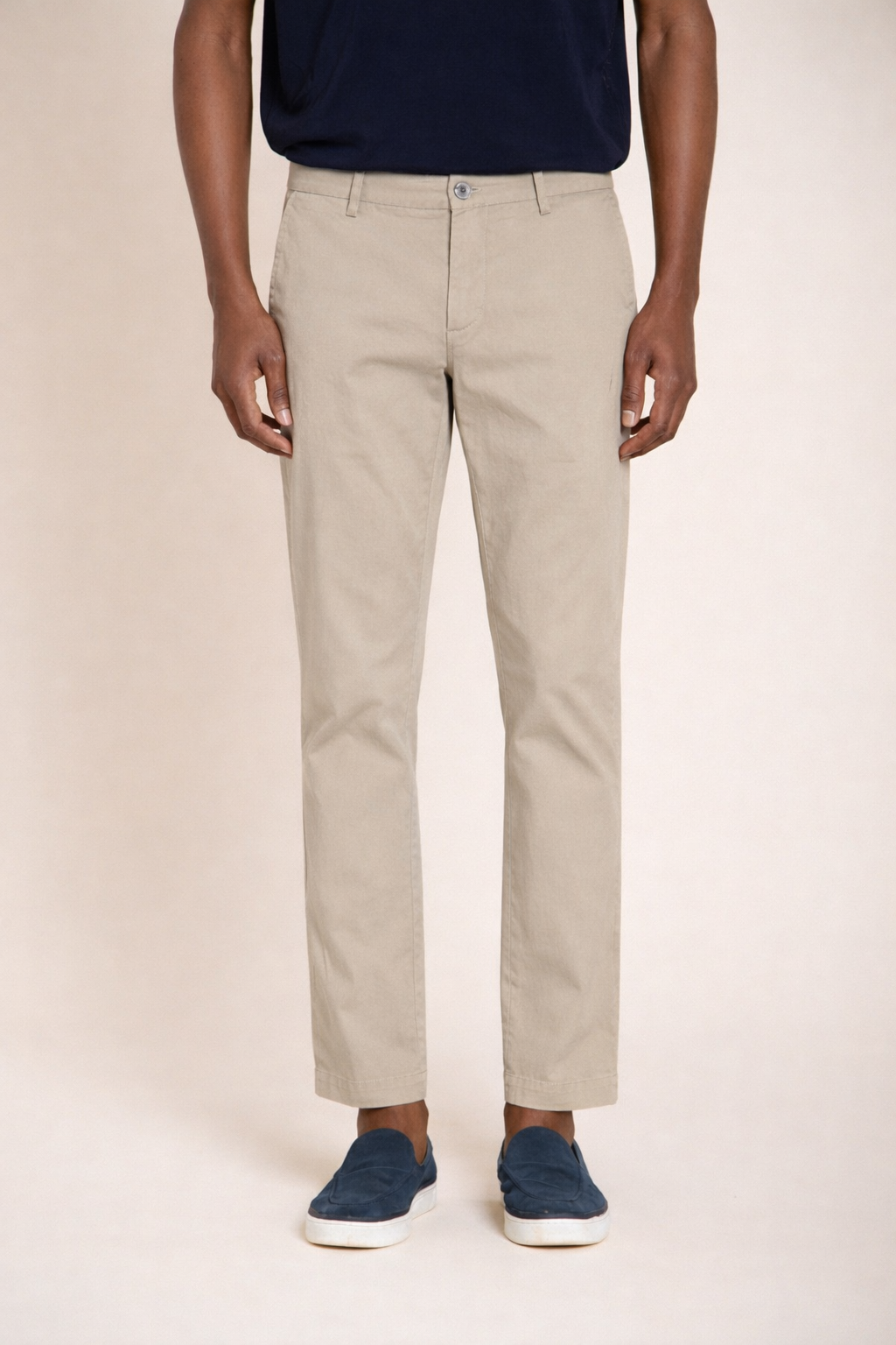 Milano pantalón chino hombre en gabardina stretch extra slim fit ①