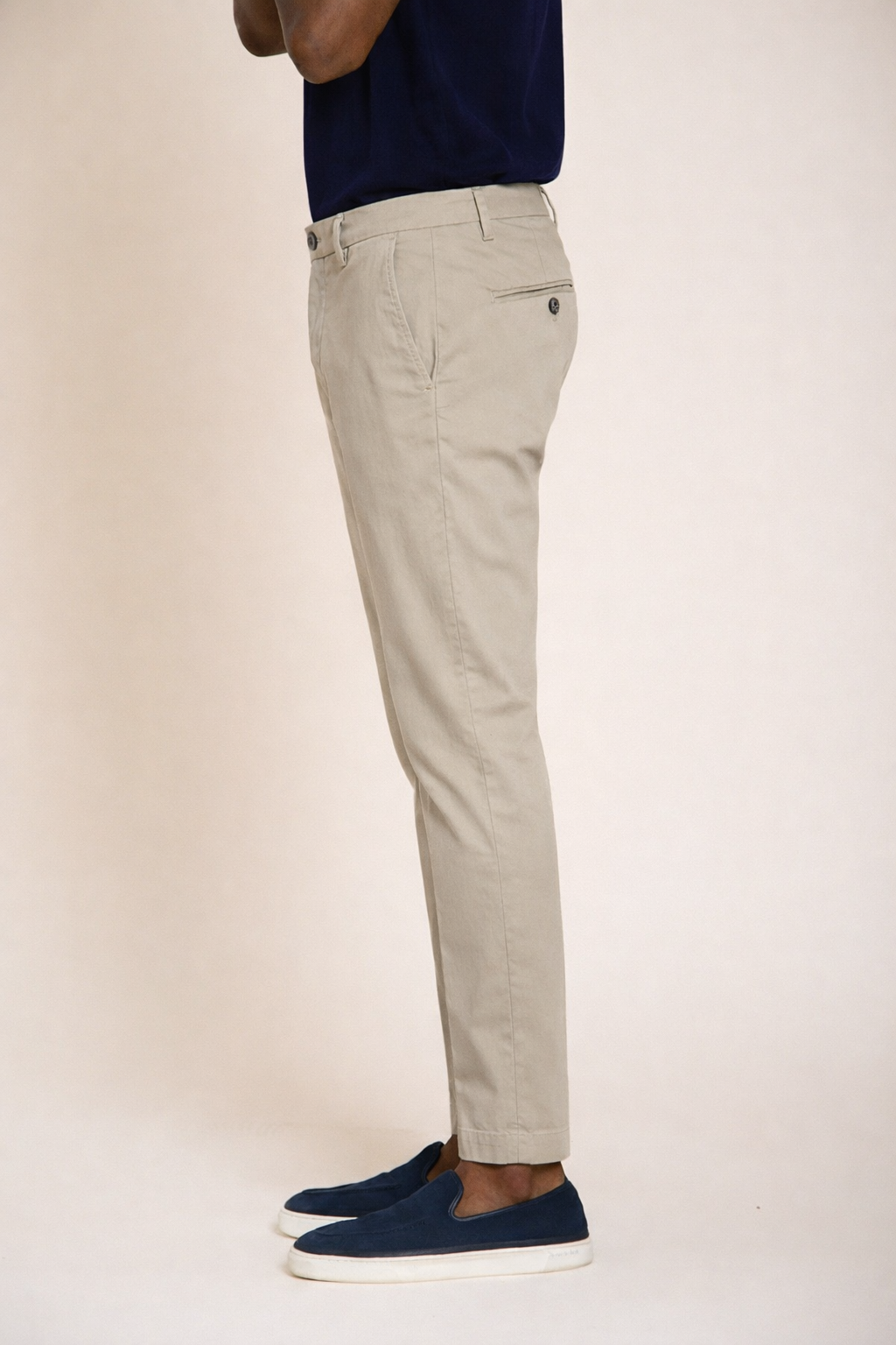 Milano pantalón chino hombre en gabardina stretch extra slim fit ①