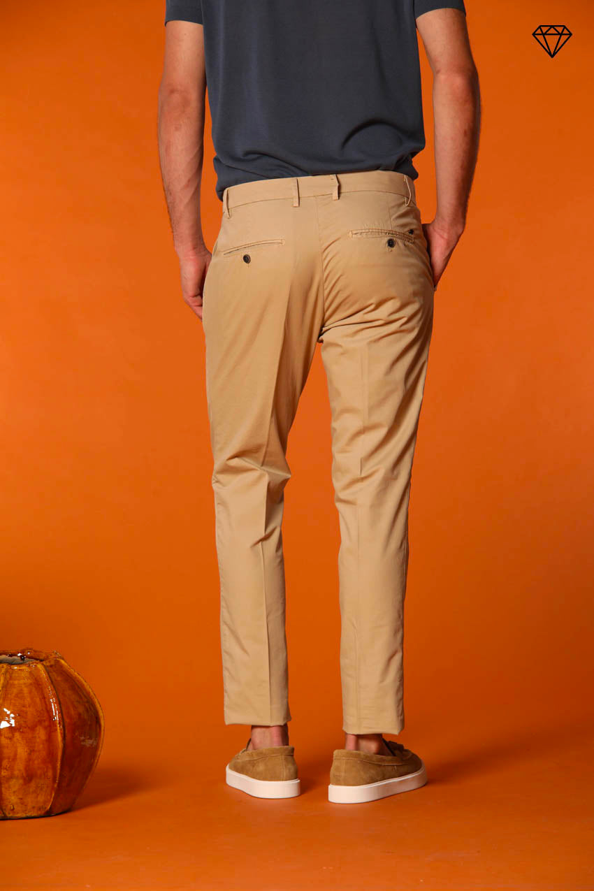 Milano pantalón chino hombre en algodón pima extra slim fit ①