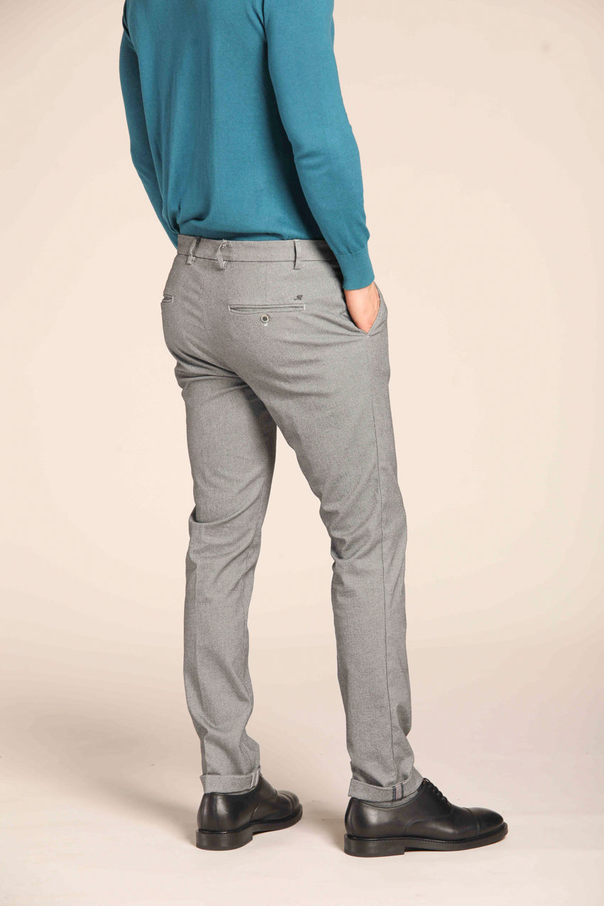 immagine 5 di pantalone chino uomo modello Milano Style con microfantasia, di colore grigio, fit extra slim di Mason's