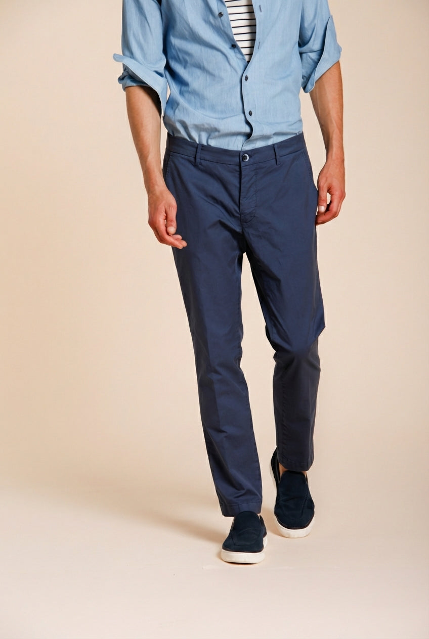 Milano pantalón chino hombre en gabardina stretch extra slim fit ①