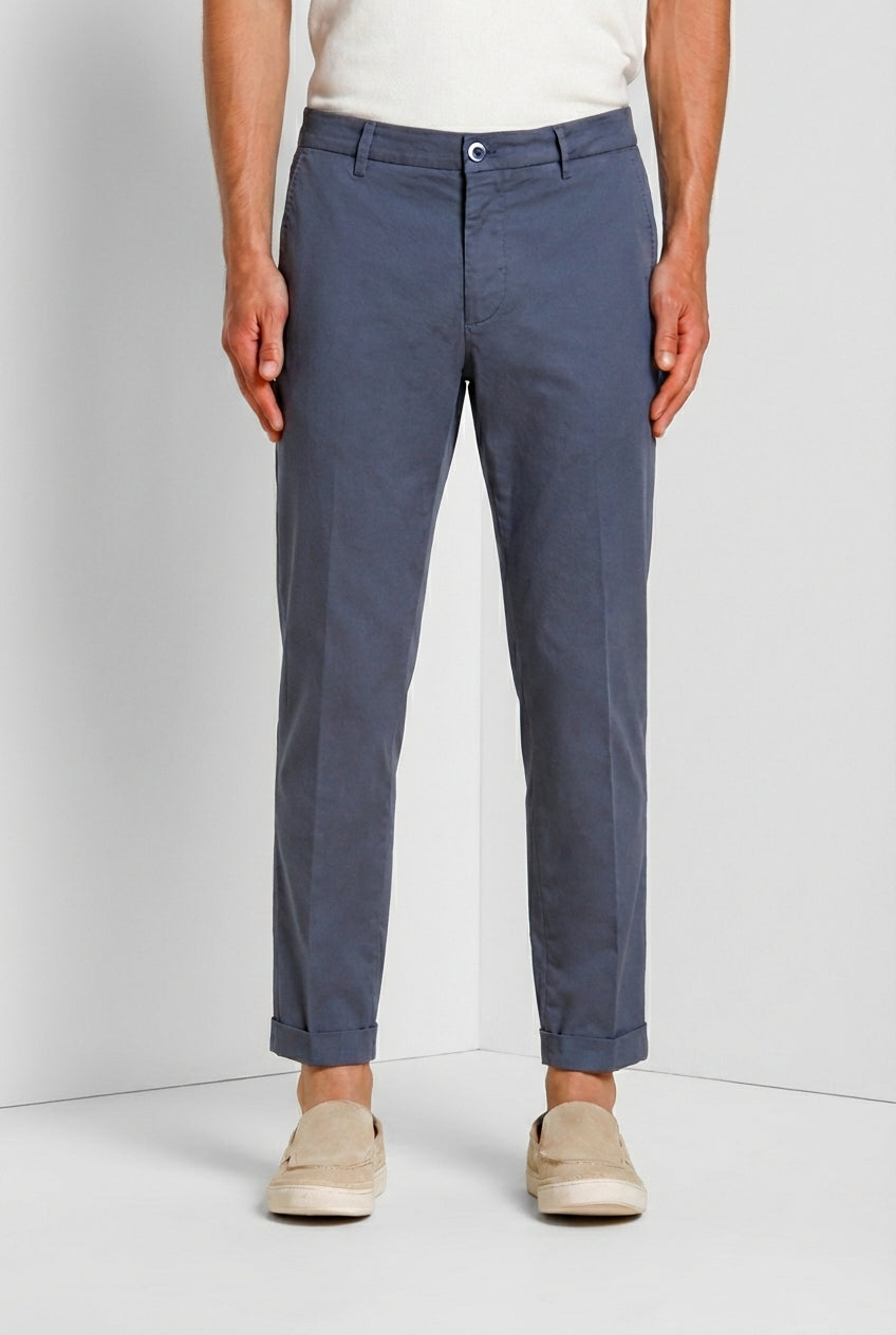 Milano pantalón chino hombre en gabardina stretch extra slim fit ①