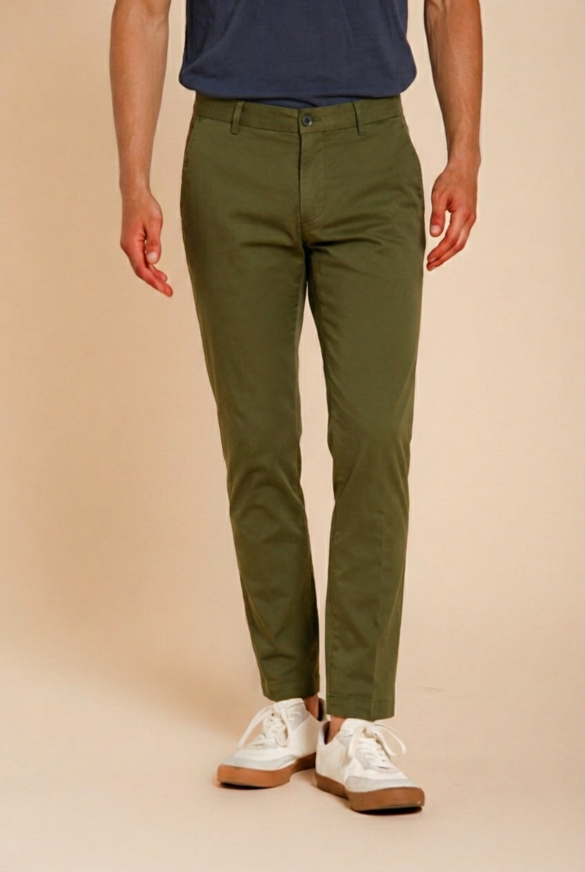 Milano pantalón chino hombre en gabardina stretch extra slim fit ①