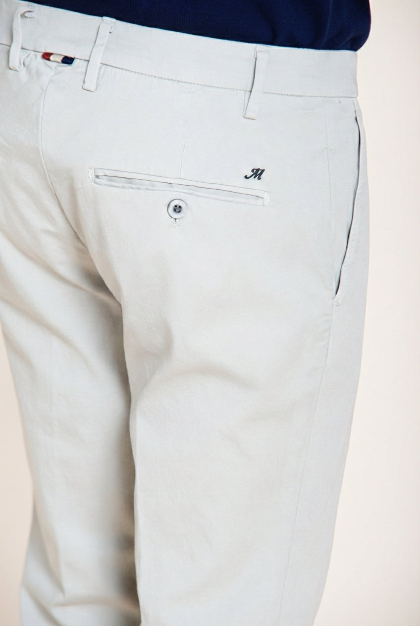 Milano pantalón chino hombre en gabardina stretch extra slim fit ①