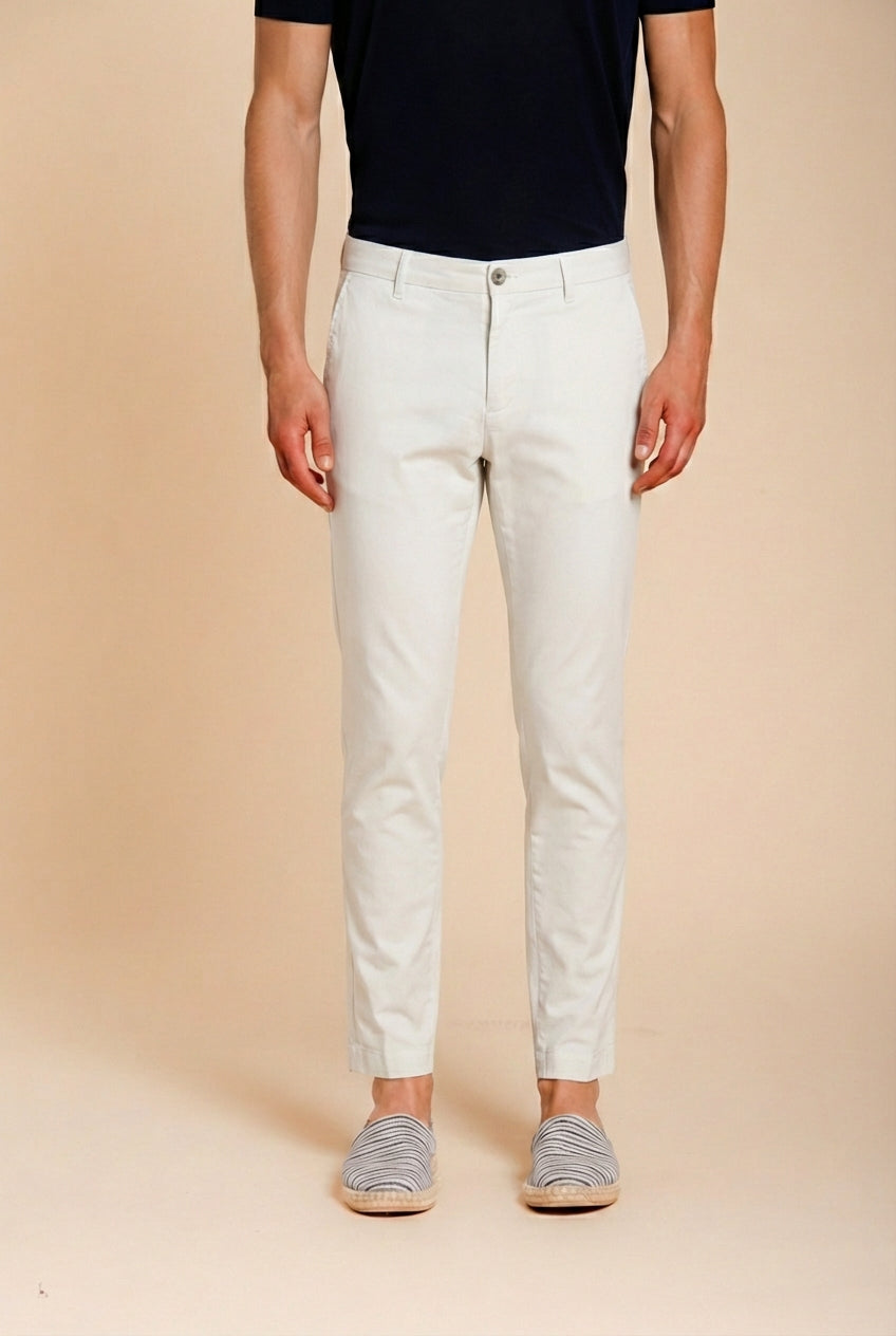 Milano pantalón chino hombre en gabardina stretch extra slim fit ①