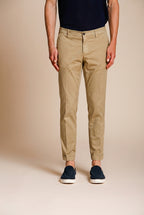 Milano pantalone chino uomo in gabardina stretch extra slim fit ①