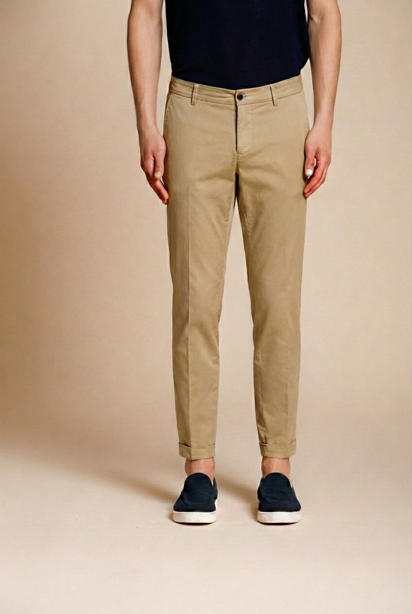 Milano pantalón chino hombre en gabardina stretch extra slim fit ①