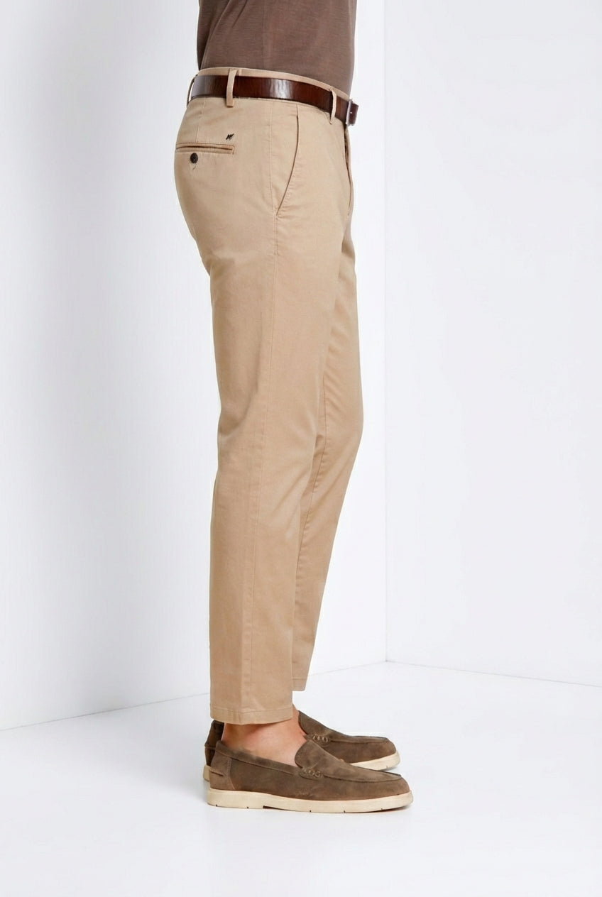 Milano pantalone chino uomo in gabardina stretch extra slim fit ①