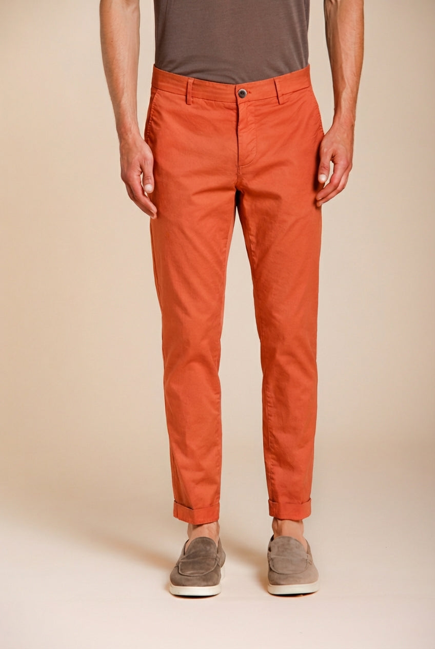 Milano pantalón chino hombre de gabardina stretch extra slim fit ①