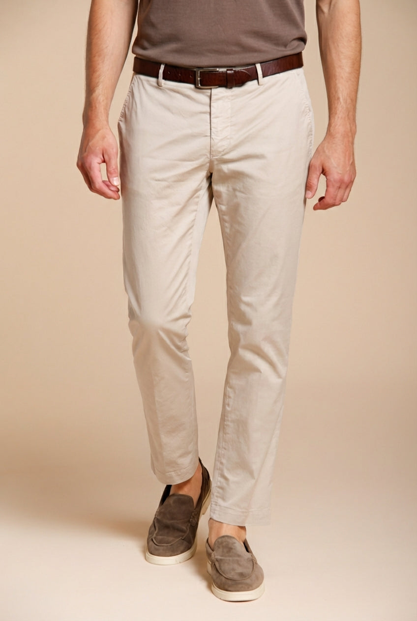 Milano pantalón chino hombre en gabardina stretch extra slim fit ①