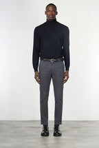 Milano pantalón chino de hombre en gabardina stretch extra slim fit ①
