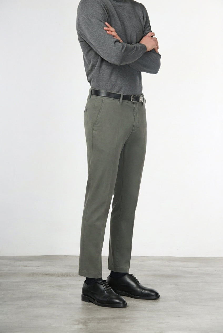 Milano chino pants for men in stretch gabardine, extra slim fit ①