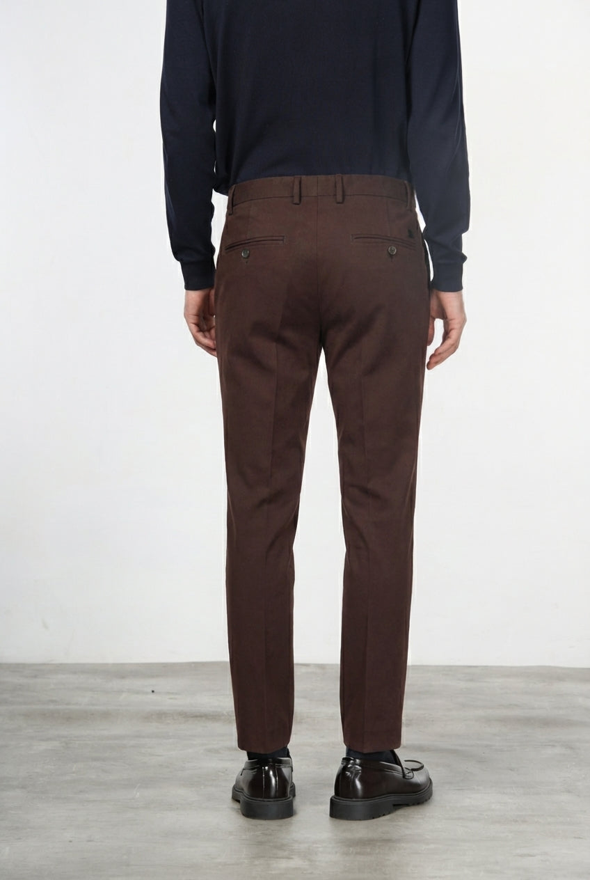 Milano pantalon chino homme en gabardine stretch, coupe extra slim ①