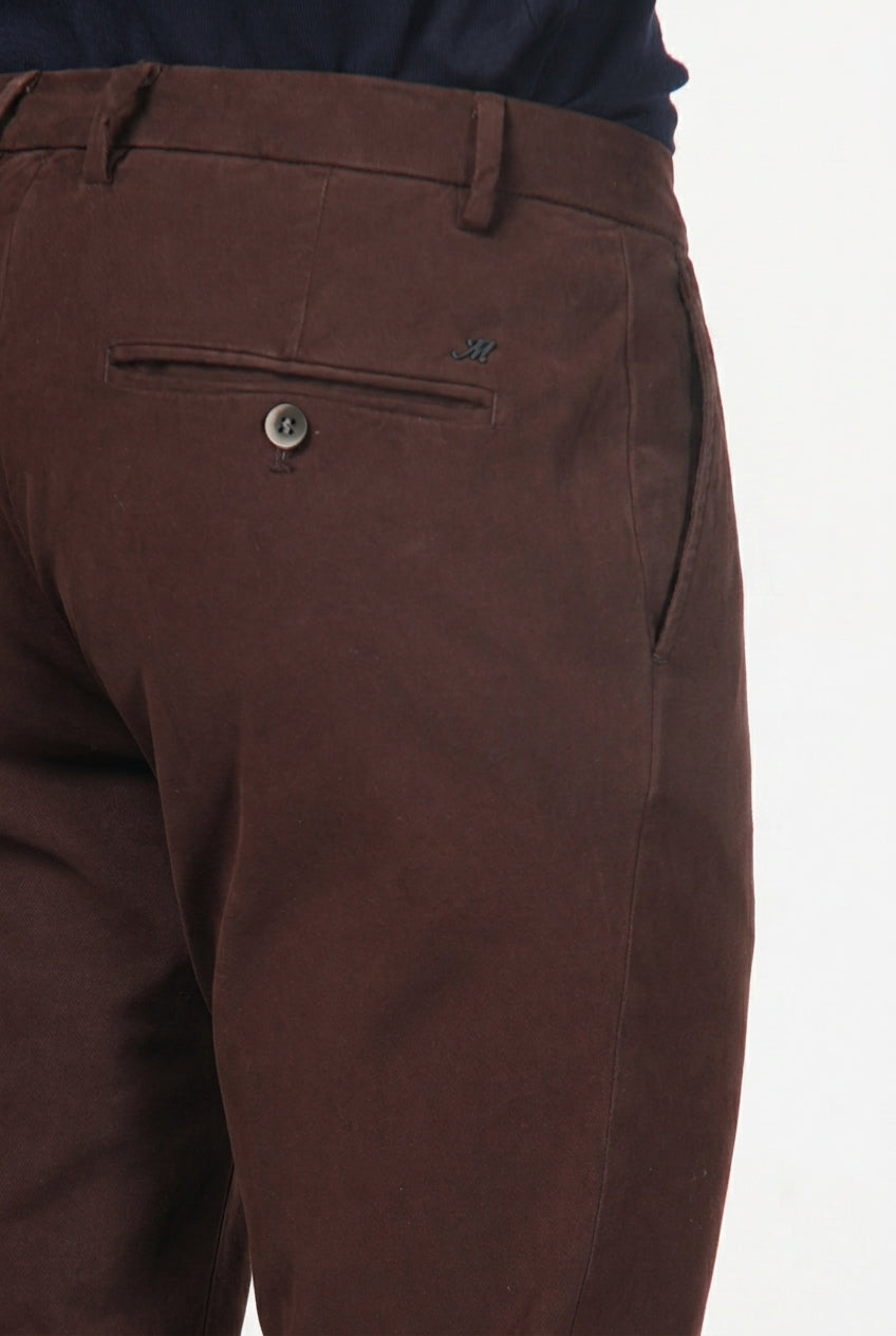 Milano pantalon chino homme en gabardine stretch, coupe extra slim ①