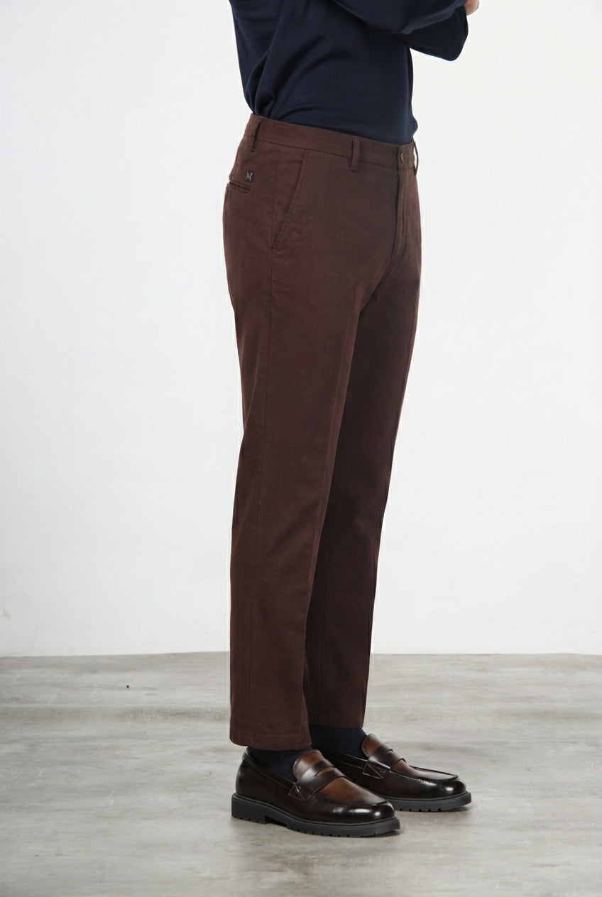 Milano pantalon chino homme en gabardine stretch, coupe extra slim ①