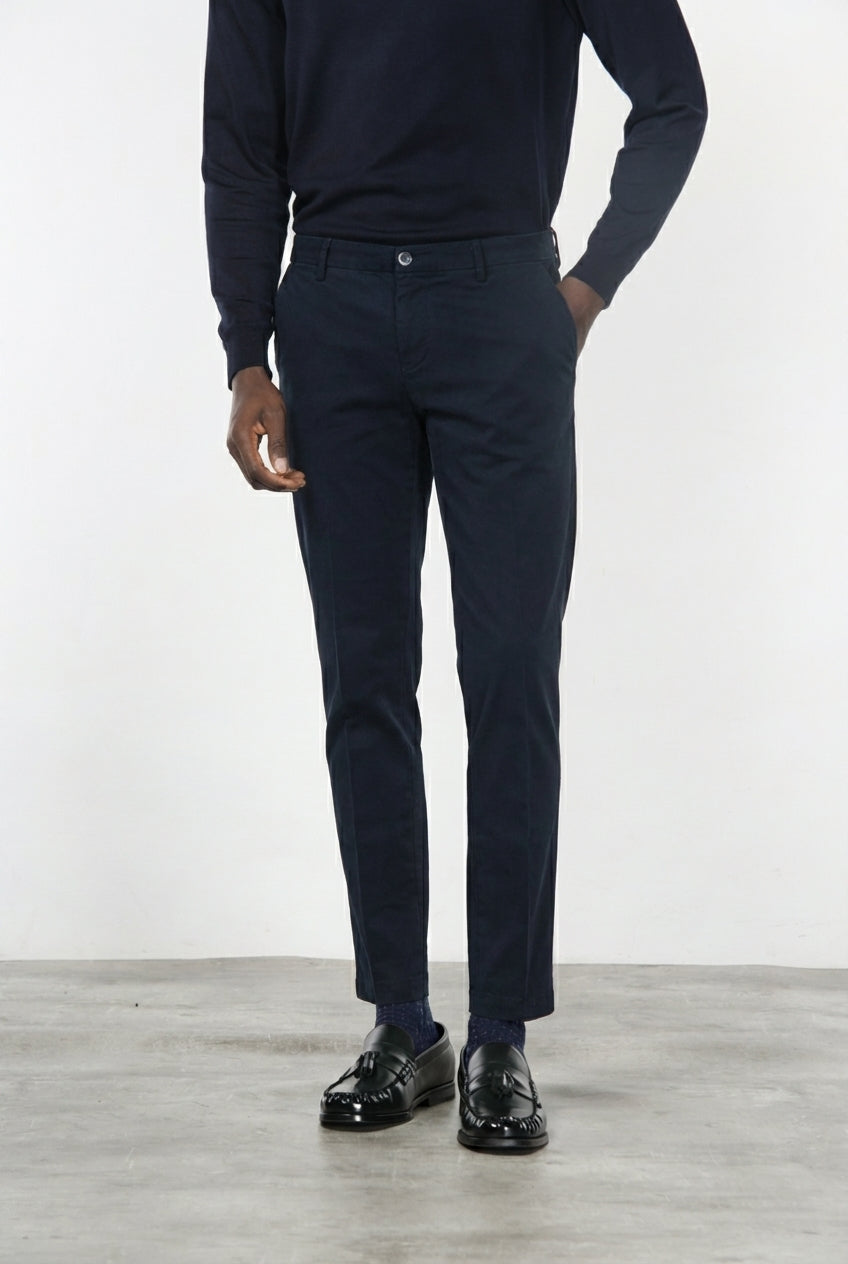 Milano pantalone chino uomo in gabardina stretch extra slim fit ①
