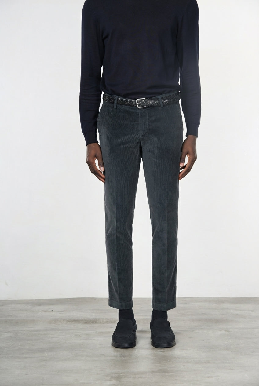 Milano pantalón chino hombre en terciopelo 500 líneas extra slim fit ①