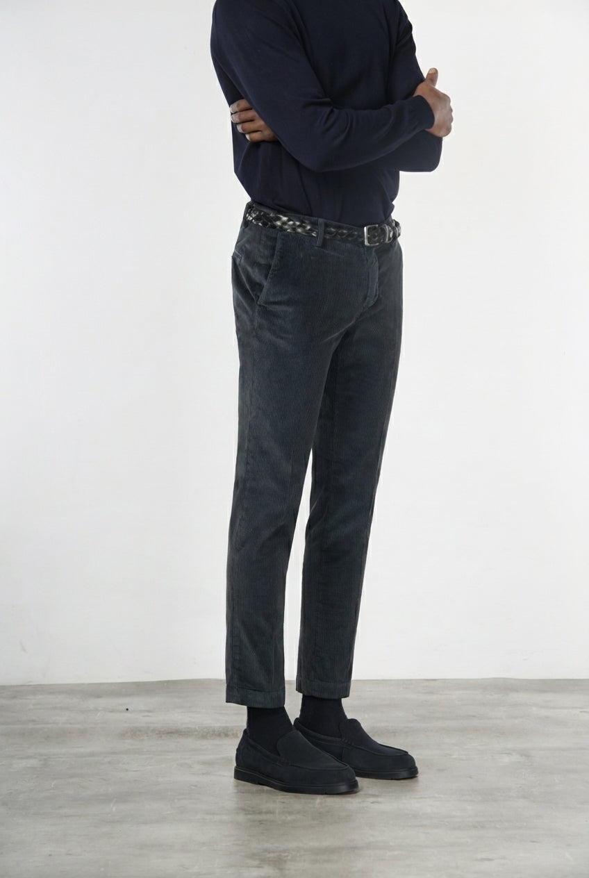 Milano pantalón chino hombre en terciopelo 500 líneas extra slim fit ①