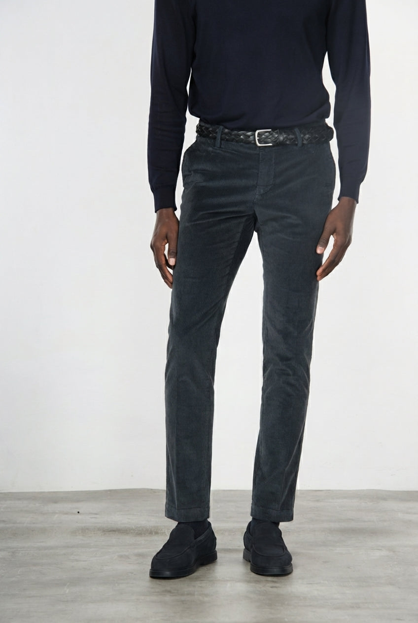Milano pantalón chino hombre en terciopelo 500 líneas extra slim fit ①