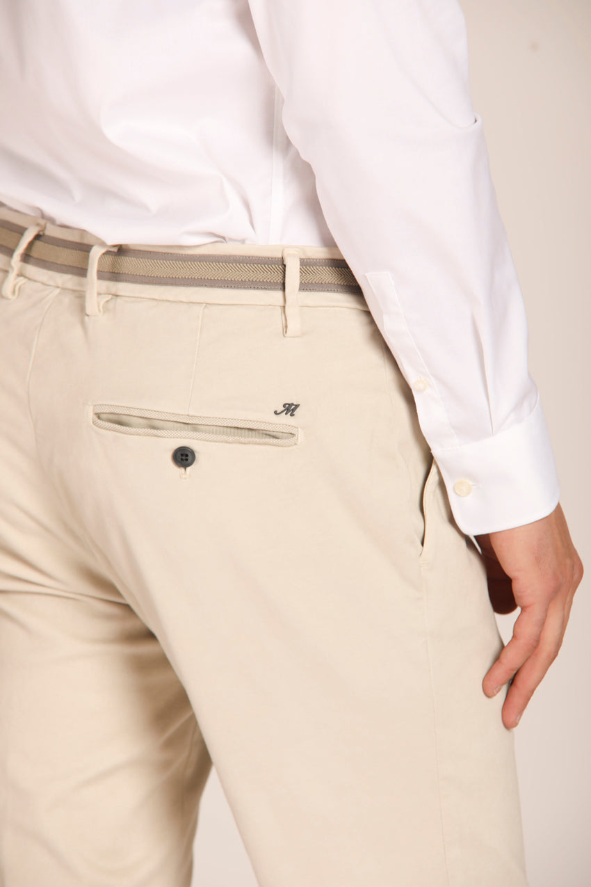 immagine 4 di pantalone chino uomo modello Milano Flex di colore ghiaccio, fit extra slim di Mason's