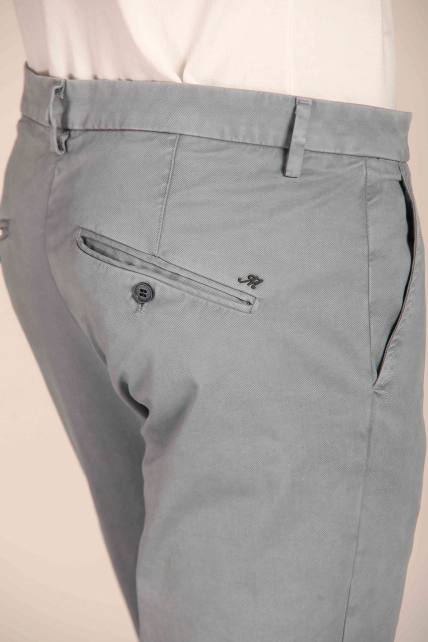 immagine 3 di pantalone chino uomo modello Osaka Style di colore celeste fit carrot di Mason's