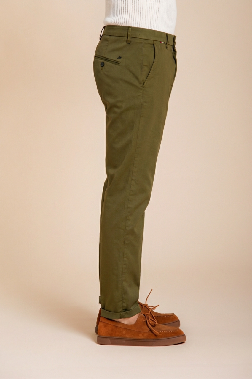 Osaka pantalón chino hombre en tricotina fina de algodón y lyocell carrot fit