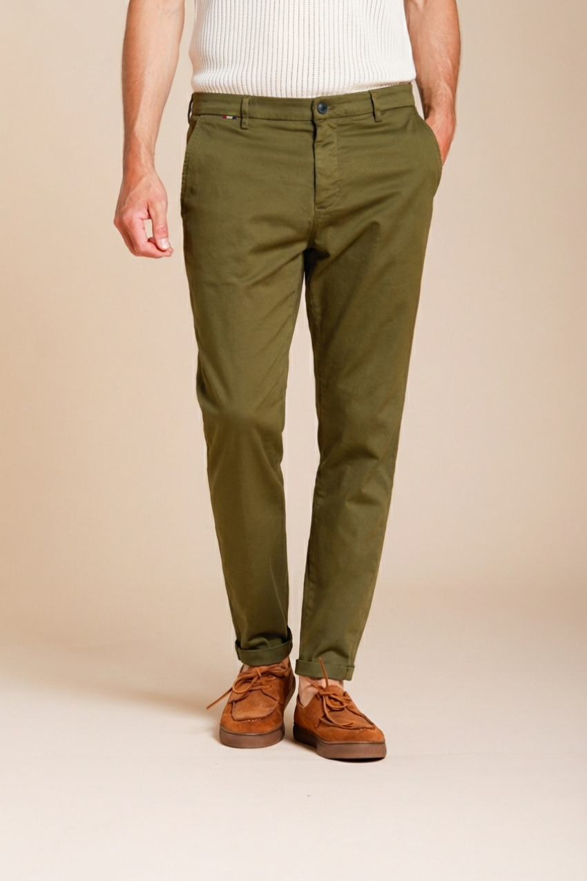 Osaka pantalón chino hombre en tricotina fina de algodón y lyocell carrot fit