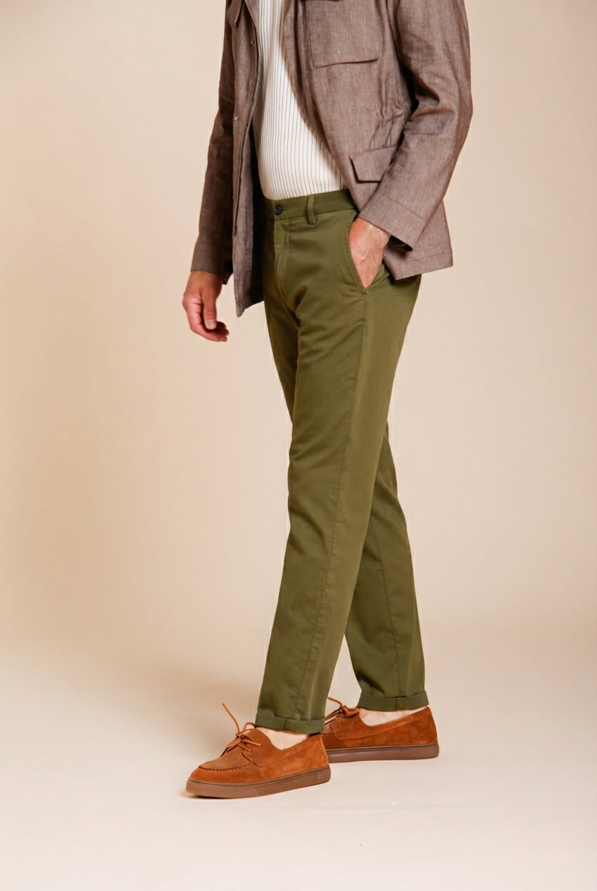 Osaka pantalón chino hombre en tricotina fina de algodón y lyocell carrot fit