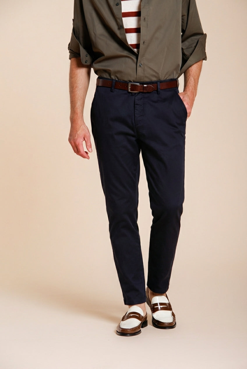 Osaka pantalón chino hombre en tricotina fina de algodón y lyocell carrot fit