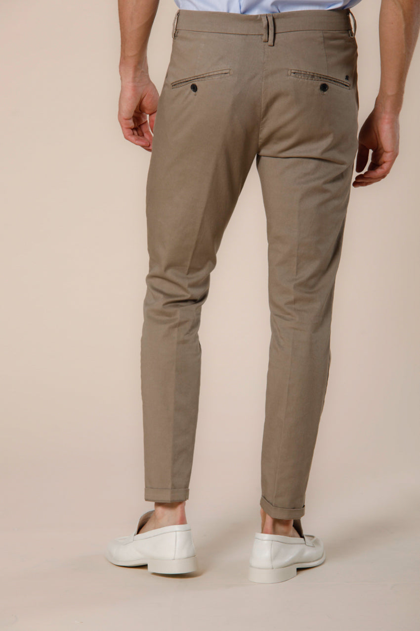 Image 3 du pantalon chino homme en coton et tencel stucco modéle Osaka 1 Pinces par Mason's