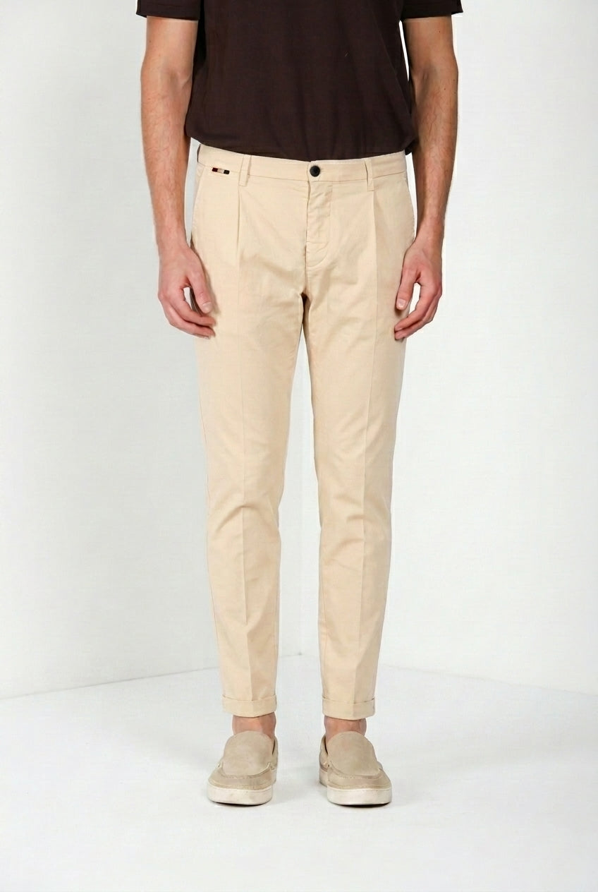 Osaka 1 Pinces Hose Chino Herren aus Satin aus Baumwolle und Seide carrot fit ①