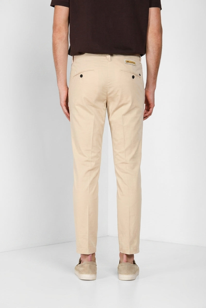 Osaka 1 Pinces pantalón chino hombre en raso de algodón y seda carrot fit ①