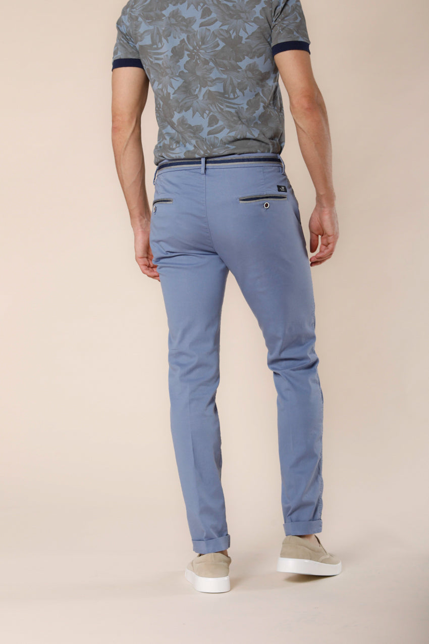 Immagine 3 di pantalone chino uomo in cotone e tencel azzurro con nastri slim fit modello Torino Summer di Mason's