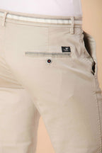 Torino Summer pantalón chino hombre en twill de algodón y lyocell slim fit
