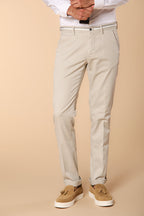Torino Summer pantalón chino hombre en twill de algodón y lyocell slim fit

