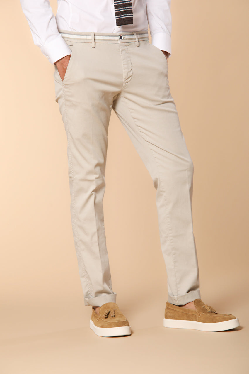 Torino Summer pantalón chino hombre en twill de algodón y lyocell slim fit
